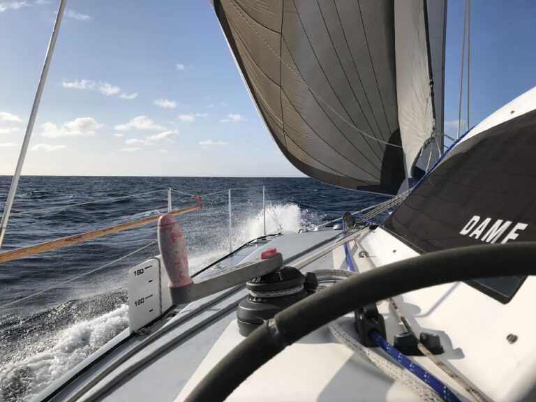 Good sailing under full sails