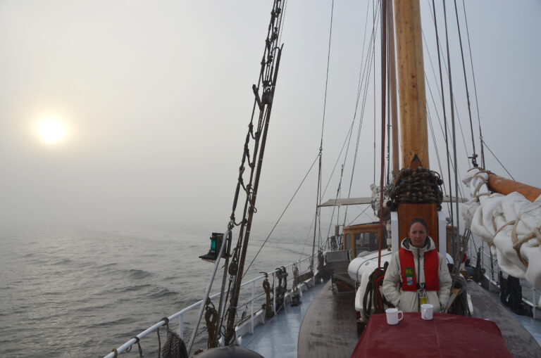 Einlaufen in Rimouski im Nebel zur Schiffsübergabe