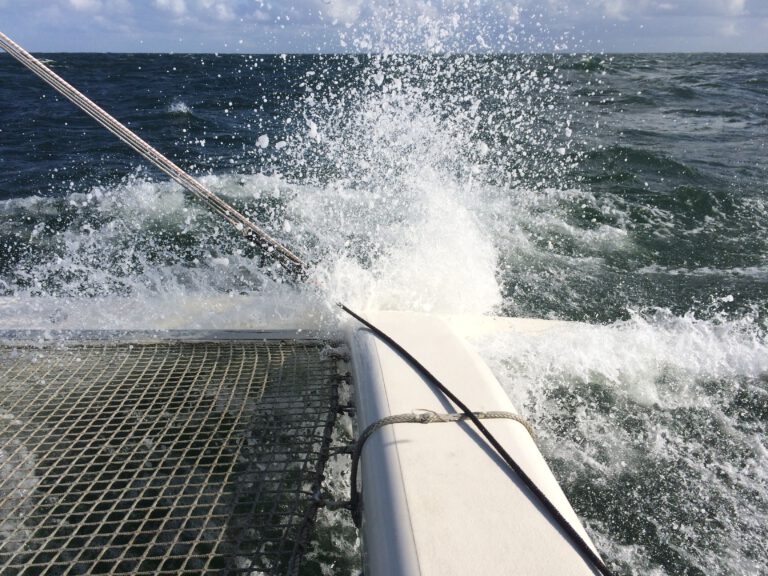 Schnelles Segeln im zweistelligen Bereich