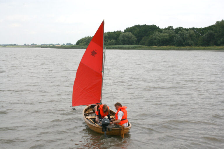 2011: Der historische Kutter kann auch segeln