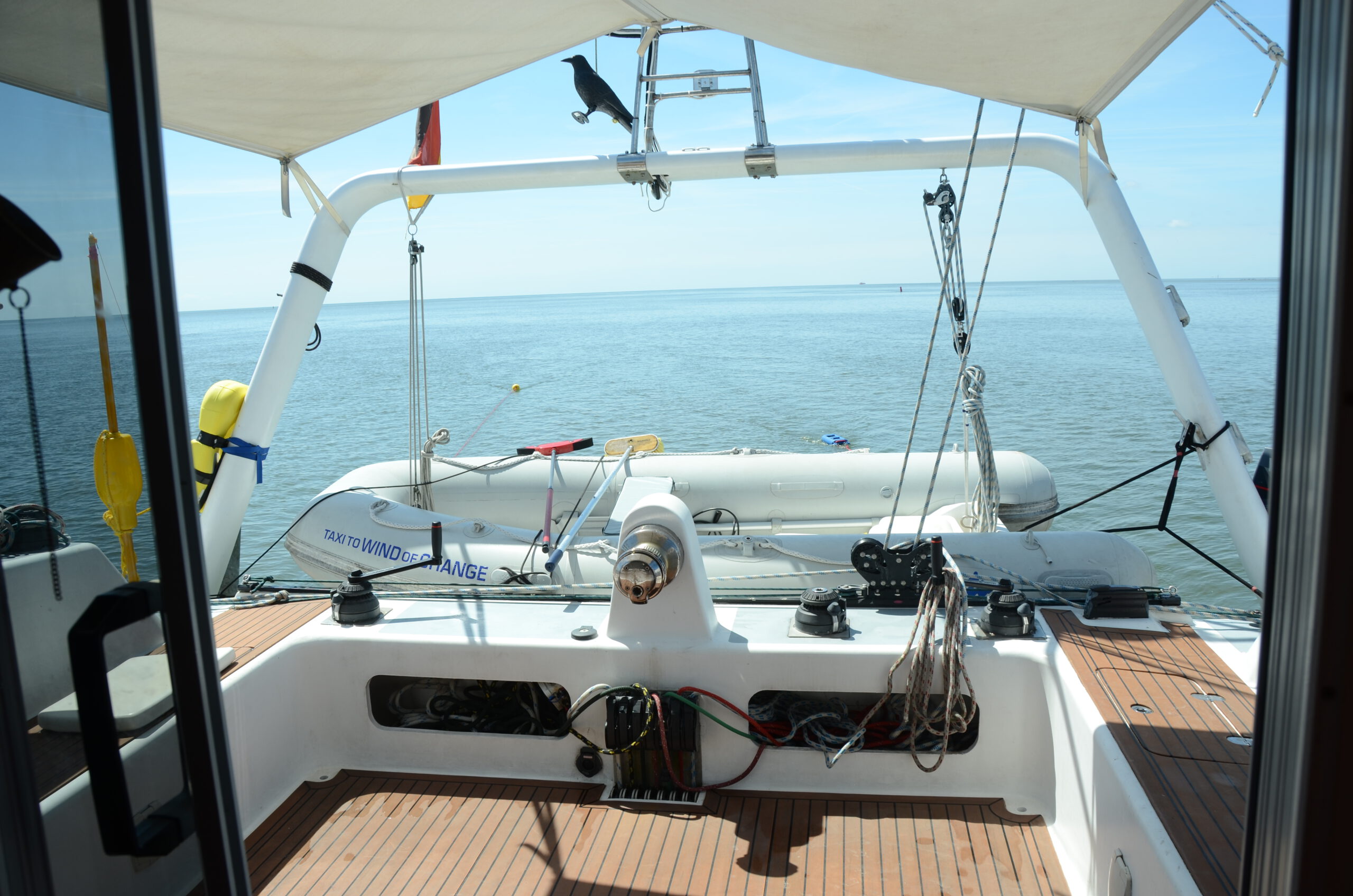 2018: Cockpit-Persenning auf der Wind of Change - wenig Windwiderstand beim Ankern (Vlieland) und Segeln