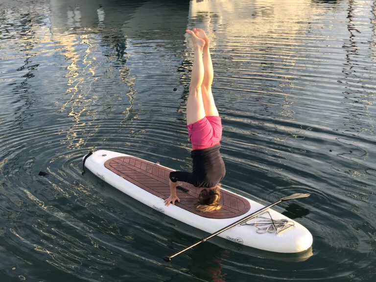 SUP Kopfstand geht nur bei ruhigem Wasser und ruhigem Geist