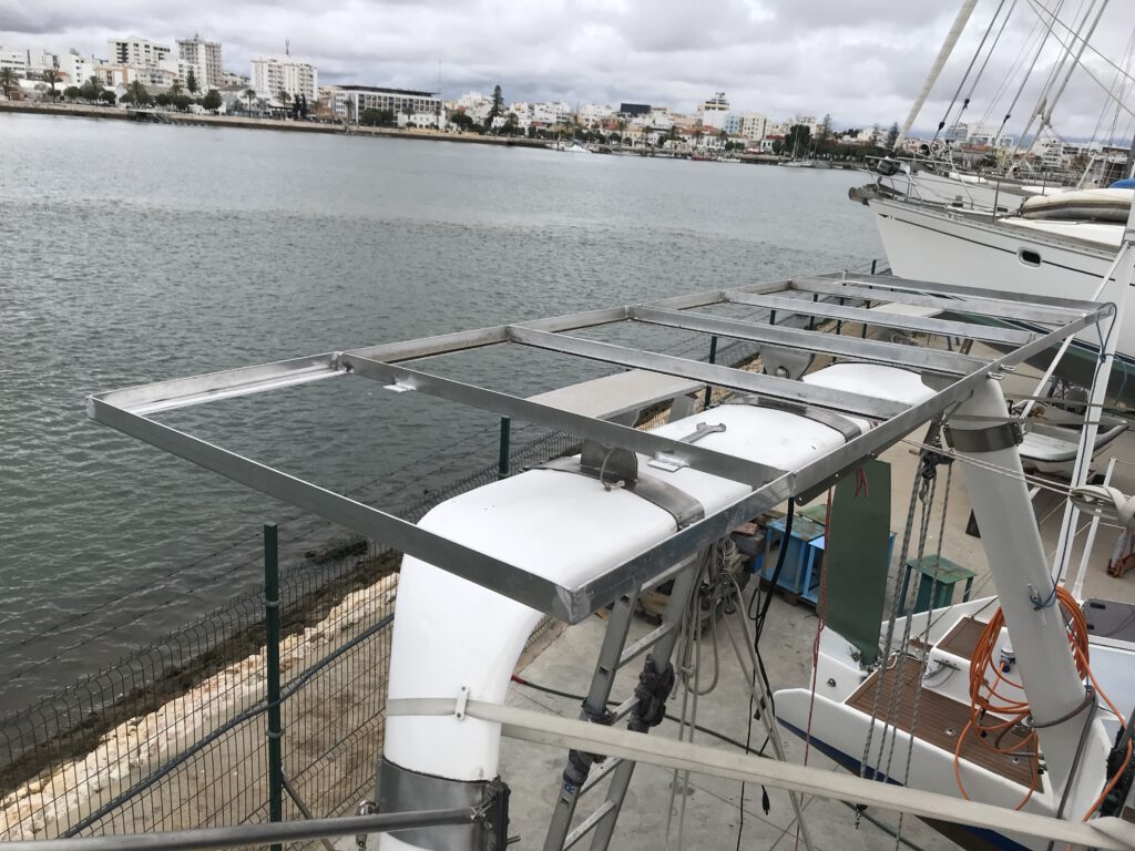 Erweiterung des Solar-Heckträgers um zwei Module in Portimão